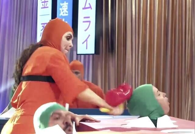 Luiza Ambiel x Maurren Maggi

O desafio Bate Martelo criou uma desavença entre Luiza e Maurren. Isso porque a ex-atleta desistiu da prova após alegar que a eterna musa da banheira do Gugu a machucou de propósito para prejudicar o grupo. Após a discussão no palco do programa, elas levaram a questão para o confinamento 