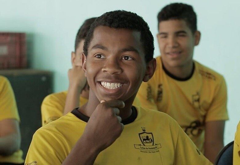 Bastante dedicado à família, João faz de tudo para ajudá-los e é reconhecido por seu esforço por onde passa