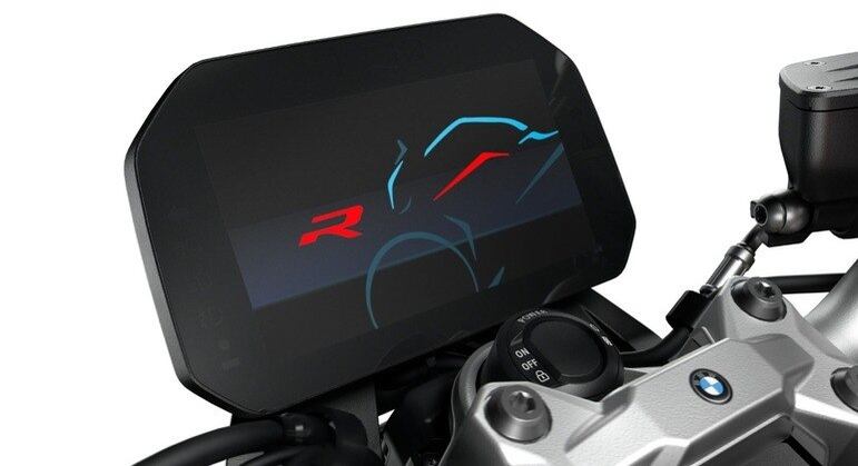 Moto tem painel de instrumentos com tela de TFT colorida de 6,5 polegadas personalizável