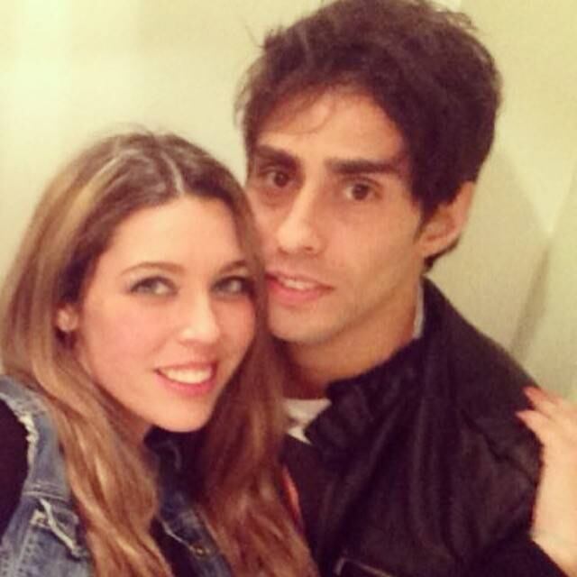 Às vésperas do clássico entre Palmeiras e Corinthians, o chileno Valdivia arranjou um tempo para se declarar à esposa Daniela Aranguiz. 
— Você está há dez anos na minha e eles não foram fáceis, mas quanto mais difíceis as coisas, melhor é o sabor triunfo. Crescemos juntos e formamos uma família com amor. Você é a mulher mais importante e a que me faz feliz! 
