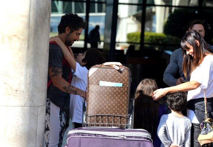 Ao desembarcar no Rio de Janeiro, Mion postou uma foto com sua família em sua conta no Instagram