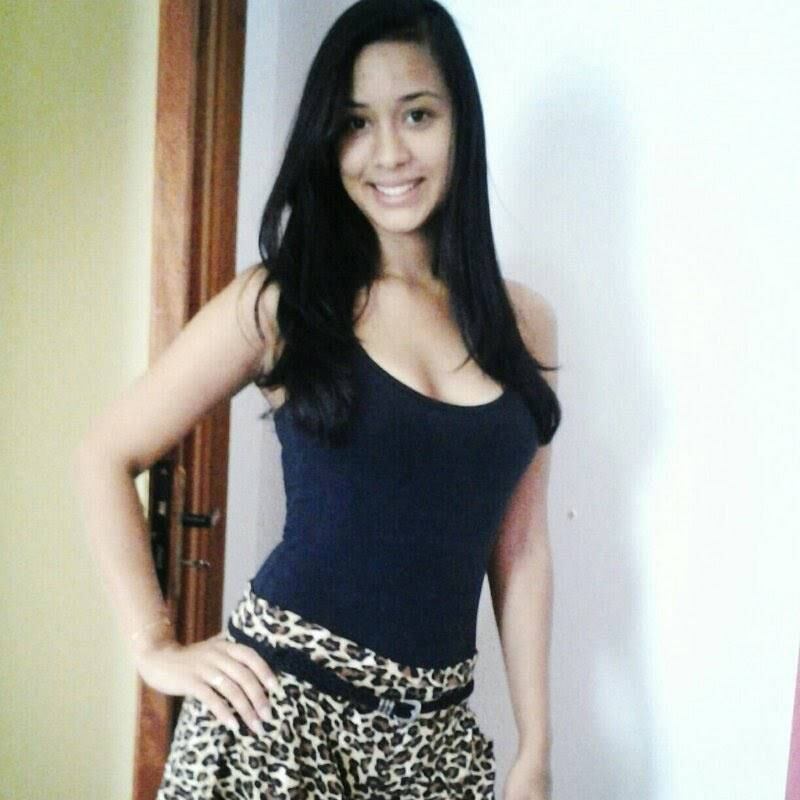 A Bruna é de São Gonçalo (RJ), é noiva, mora com os pais e trabalha numa empresa de telefonia. Ela é louca pelo Brasil é tem tudo pra ser a Musa do R7 na Copa!

Quer participar? Basta clicar aqui: Seja musa do R7 na Copa! 
