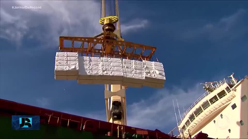 Tarifa anunciada por Donald Trump pode provocar perdas de R$ 32 bi para o agronegócio brasileiro