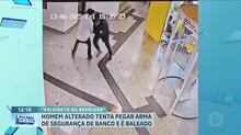 Homem é baleado após tentar roubar arma de vigilante em agência bancária