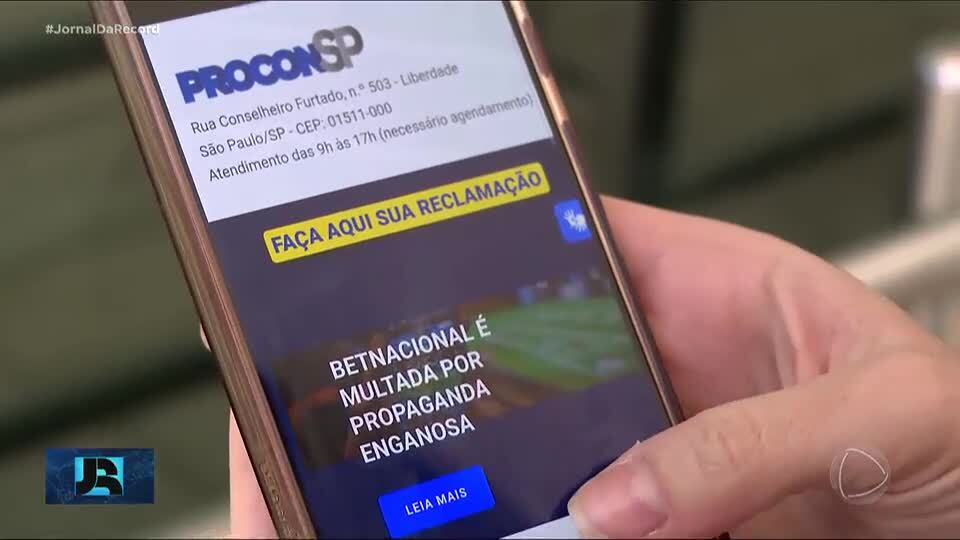 Reclamações por propaganda enganosa em compras pela internet quase dobram nos últimos seis meses