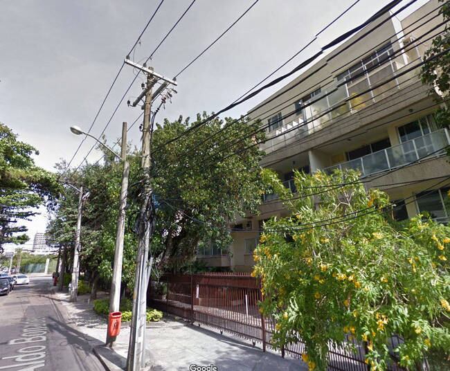 Sem registro
correto do imóvel, a Cobertura Bonadei, situada na cidade do Rio de
Janeiro também será disponibilizada pela união. O apartamento duplex é localizado
na Barra da Tijuca — região nobre do Rio de Janeiro