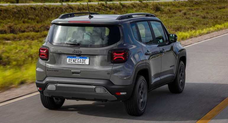 Modelo recebeu assinatura luminosa das lanternas no formato de X