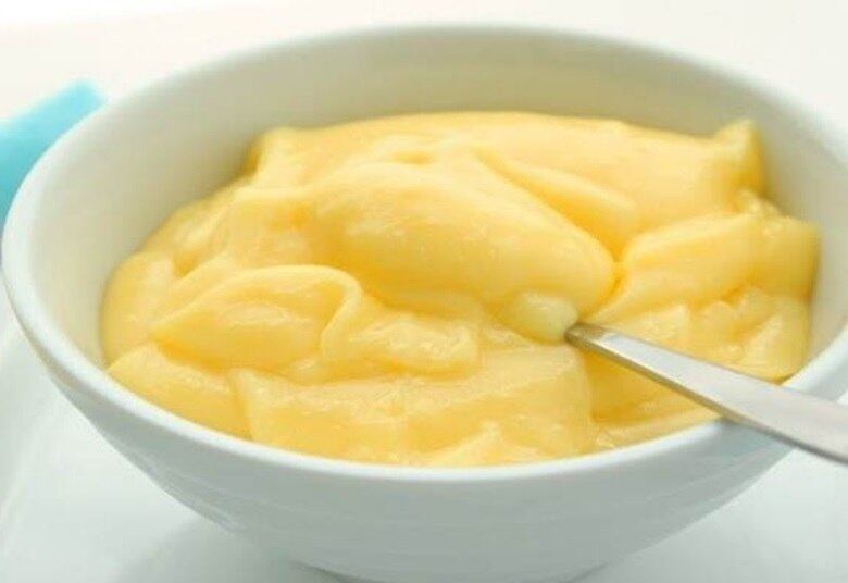 CREME DE CAPIM LIMÃO:

200ml de leite200g de leite condensado
01 colher de (sopa) de amido
01 colher de (sopa) de manteiga
50g de capim limão 

COMO FAZER:
Bata o capim com o leite, coe e leve ao fogo com os demais ingredientes. Mexa no fogo baixo até que engrosse. Deixe esfriar e recheie as massinhas

