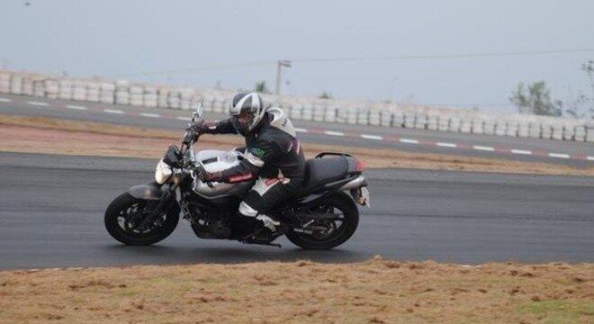 Alternativa é ter uma moto que possa usar no dia a dia e brincar vez ou outra