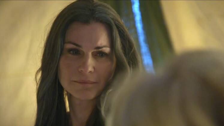 Sara persistiu na ideia de que Abraão precisava se deitar com outra mulher para ter um herdeiro. O patriarca pede para que ela confie a promessa divina  