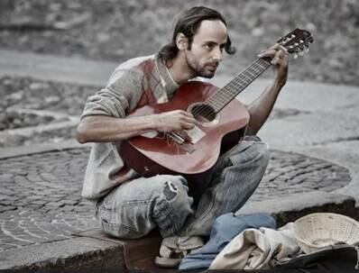 Genesis Gambirasio tinha vídeos na internet em que apresentava suas músicas
