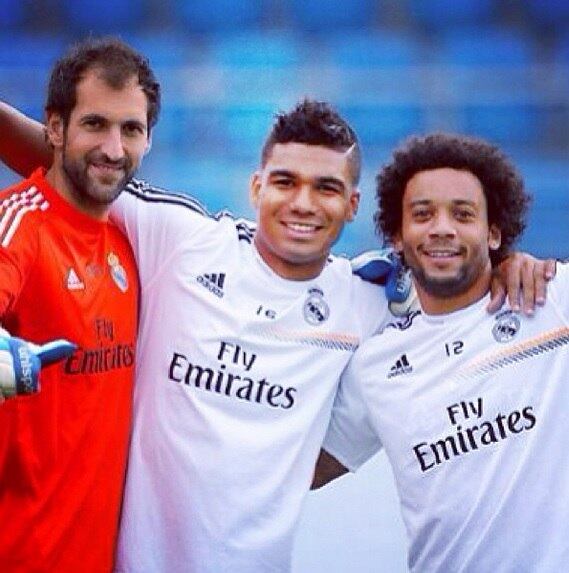 Mesmo sem ser titular, Casemiro é presença constante no banco da equipe e conta com a confiança do técnico Ancelotti