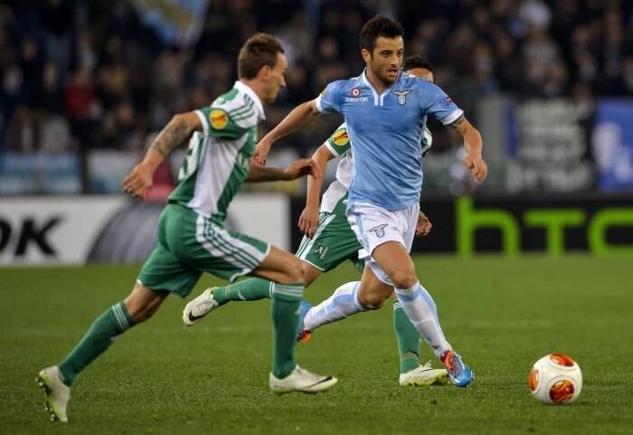 Para completar a zica brasileira, o ex-santista Felipe Anderson desperdiçou uma cobrança para a Lazio 