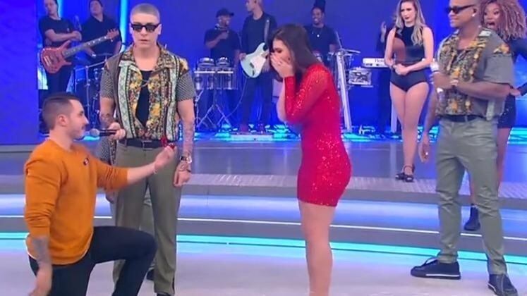 Quem nunca teve um amigo que no primeiro encontro já se apaixona, não é mesmo? Foi o que aconteceu com Bruno que foi ao programa preparado e levou uma aliança