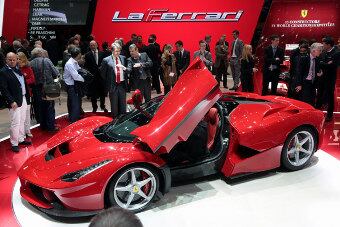 O possante do "português voador" é chamado de La Ferrari