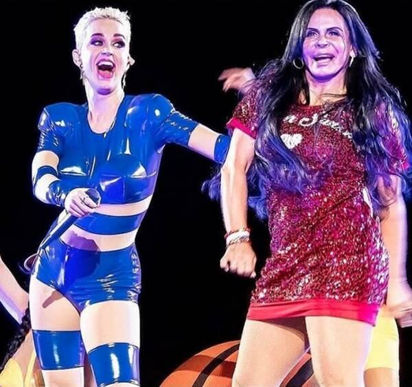 O sucesso da parceria foi tanto que Katy Perry convidou a Rainha do Rebolado para dividir o palco com ela durante a turnê de shows no Brasil 