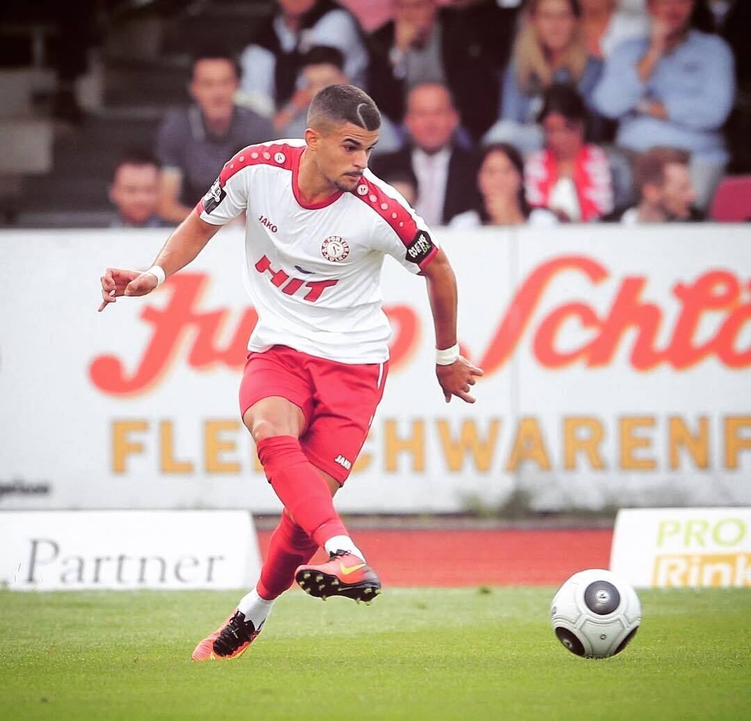 Cauly foi revelado pelo Colônia, da Alemanha. Lá, ficou até os 19 anos e conquistou alguns títulos, como a Copa da Alemanha, em 2012.

O meia estreou profissionalmente em 2014, com 19 anos, quando foi transferido para o Fortuna Köln, também da Alemanha. Foram 87 jogos e 17 gols nos dois anos que ficou na equipe
