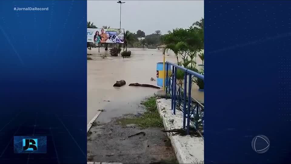 Sem trégua, chuvas na Bahia fazem 28 cidades entrar em estado de alerta