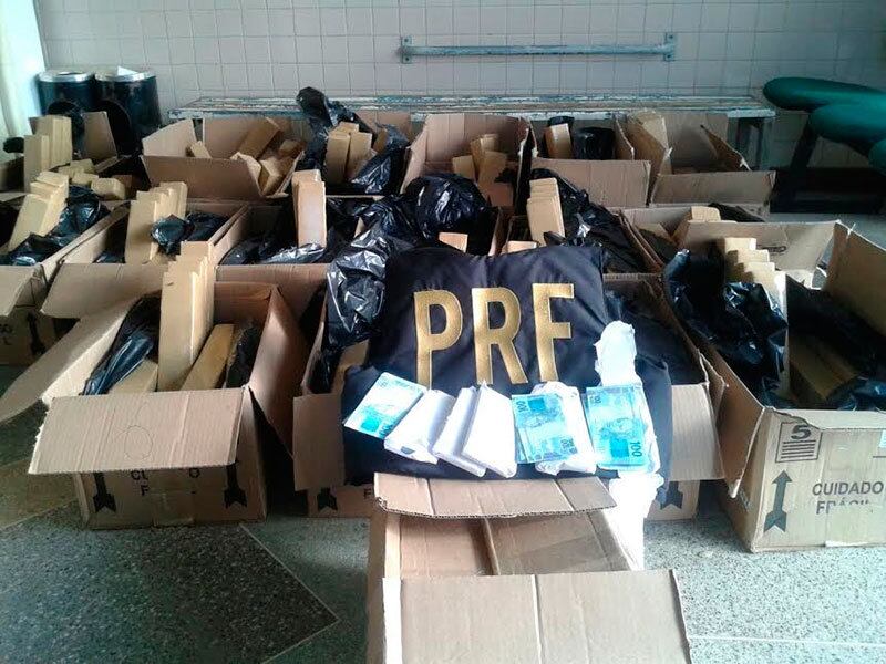 Acusados vão responder pelos crimes de tráfico de drogas, receptação de veículo roubado e contra a fé pública - moeda falsa