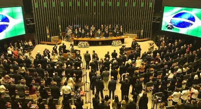 Sessão solene no Congresso Nacional homenageou os 40 anos da Igreja Universal