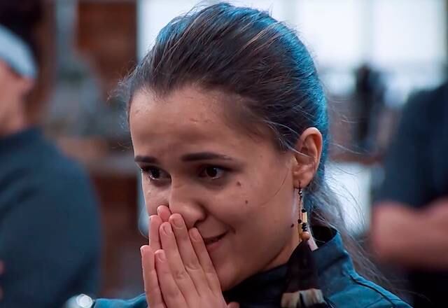 Elogio dos jurados

Ao longo da competição, Lara recebeu inúmeros elogios dos jurados. "Eu não seria capaz de fazer um gosto desse. É um daqueles pratos que você come e fica com muita raiva de não ter pensado nisso antes", disse Felipe Bronze ao degustar uma de suas receitas.
