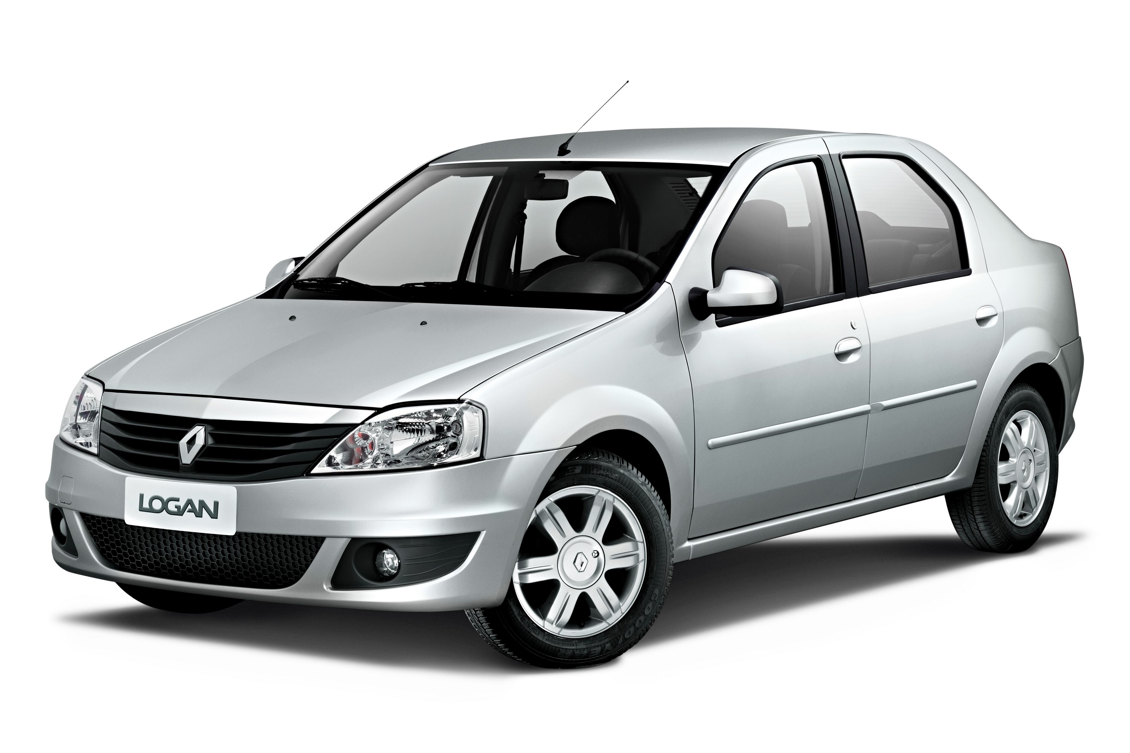 No Brasil, o sedã foi lançado com o escudo da Renault e logo se popularizou, sempre baseado na proposta de muito espaço interno a preços acessíveis. Com motor 1.0 flex e preço inicial abaixo dos R$ 30 mil, o Logan foi "tiro" certeiro. Seu único ponto fraco desde o início era o design, que foi pouco alterado na reestilização promovida em 2011

Saiba tudo sobre carros! Acesse www.r7.com/carros