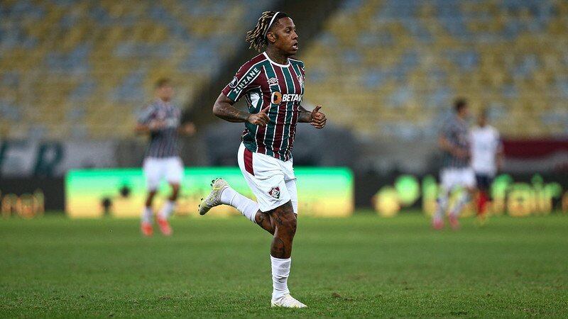 O uruguaio, reserva no Tricolor em 2021, foi o vice-artilheiro da equipe. Dos nove gols marcados por Abel Hernández pelo clube carioca, três foram no Brasileirão e um na Libertadores. Antes de chegar ao Fluminense, havia marcado uma vez pelo Inter no Campeonato Gaúcho