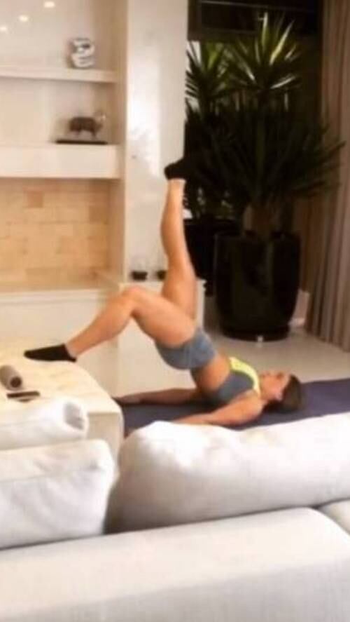 Cinco minutos para
diminuir o ritmo e alongar

Mude seu estilo de vida e sua aliemntação com R7 Dieta e fique em forma
