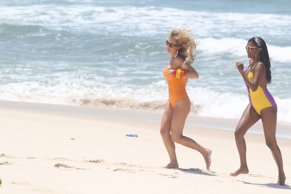 Fiorella Mattheis vira musa em clique musical de Diogo Nogueira