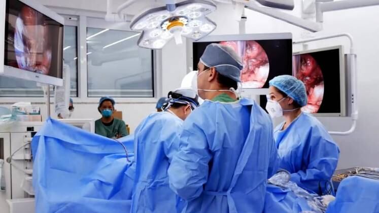 Não perca! O Hospital está disponível na plataforma de streaming PlayPlus. Na Record TV, a série vai ao ar toda sexta-feira, às 23h.
