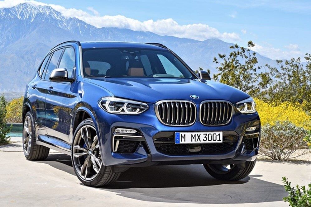 A versão M40i tem sob o capô um motor 3.0 TwinPower de V6, rendendo 360 cv de potência e 51 kgfm de torque