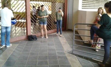 Portões foram fechados às 13h