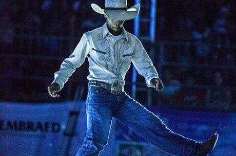 O agricultor não vai abandonar o trabalho na roça