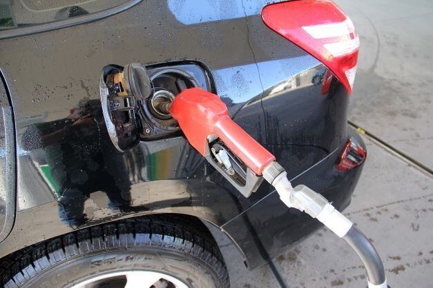 A redução para as distribuidoras não é repassada de forma imediata aos postos do país