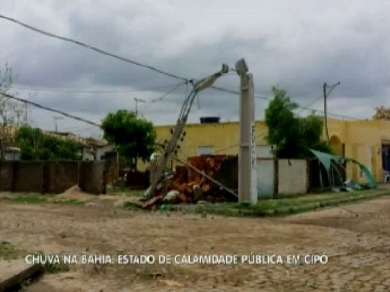 A Defesa Civil já está no local

