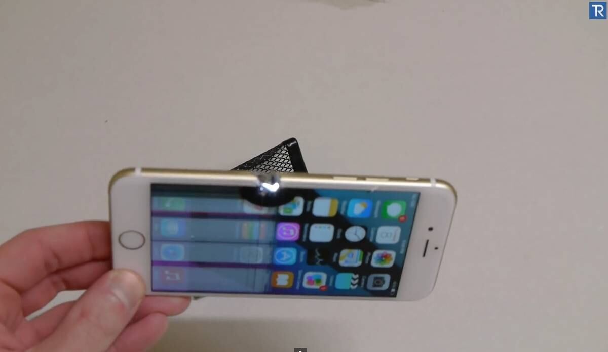 No detalhe: dá uma olhada, o display de toque já está bem avariado