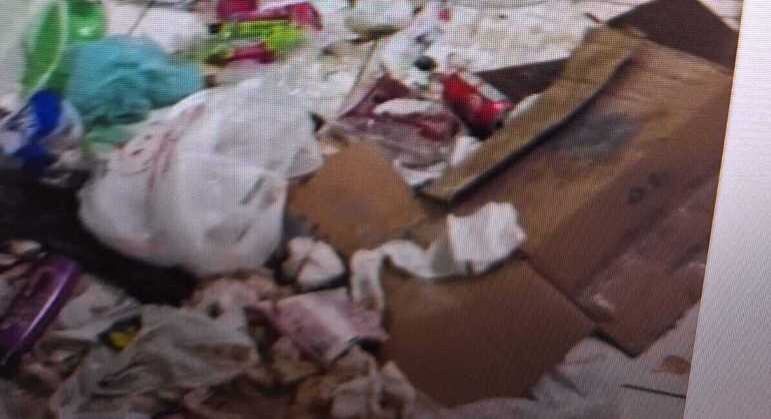 A criança foi levada para o Conselho Tutelar, após os militares não localizarem nenhum familiar da mãe.