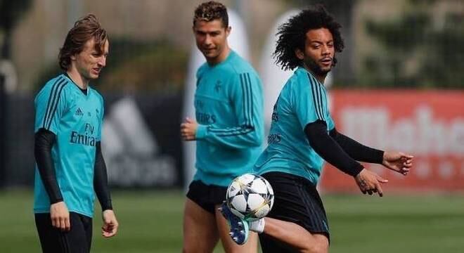 Marcelo, Cristiano Ronaldo e Modric em treino no Real Madrid