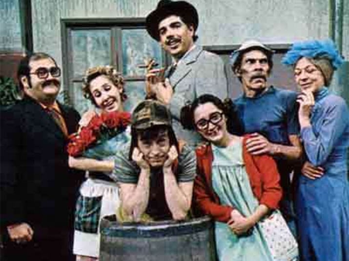 Roberto Bolaños, o criador e ator dos famosos seriados mexicanos El Chavo del Ocho e El Chapulín Colorado, conhecidos no Brasil como Turma do Chaves e Chapolin Colorado, faleceu no último dia 28 no México. É fã e já está com saudades da turma toda? Siga na galeria e veja a homenagem que o Domingo Show preparou para você!

+ Fãs marcam presença em exposição da Vila do Chaves em São Paulo