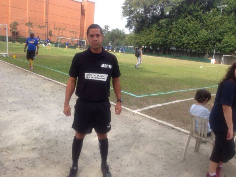 Wagner Clementino, de 32 anos, foi convidado para apitar os jogos. Ele e a mulher, Gabriela Gonçalves, ficaram impressionados com o evento.
— Nós não imaginávamos que haviam tantos refugiados em São Paulo. Imagine no resto do Brasil!
Antes do jogo, Wagner declarou que estava pronto para apitar e que ia prestar muita atenção, pois a "falta de técnica combinada com muita vontade" são perigosos para os atletas não profissionais