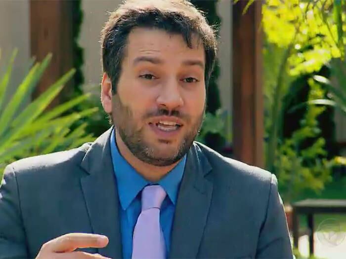 

Para o ator Christiano, Beth Szafir
não sabe medir as palavras

— Poxa, ela ficou batendo na
Priscila sem necessidade. Ela é uma desbocada!

+ Aproveite e confira os vídeos do Aprendiz Celebridades

+ Já curtiu a página do Aprendiz Celebridades no Facebook? É só clicar!

+ Siga o Aprendiz Celebridades no Twitter e receba todas as notícias do programa
