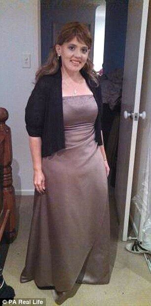 Outros membros de sua família passaram a seguir a
dieta e também apresentaram grandes resultados de perda de peso.



— Médicos disseram que
agora meu maior problema não era que eu estava comendo coisas gordurosas, mas
que eu estava comendo carboidratos sem saber que era intolerante a eles. Se eu
soubesse disso antes, teria tentado perder peso antes mesmo de ter que passar
por cirurgia bariátrica