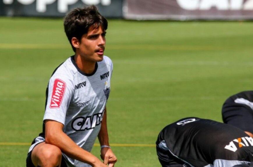 GUSTAVO BLANCO - Mais um do Galo! Conhecido como um "volante-moderno", o jogador tem se destacado nos passes para o gol. Além de ajudar nas marcações e nos desarmes, Blanco conseguiu fazer 4 assistências durante o Brasileirão.

