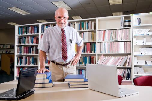 A proposta é uma das oito apensadas ao Projeto de Lei 1287/11, que estabelece diretrizes para a valorização dos profissionais da educação