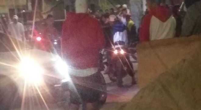 No Jardim Helena, zona leste de SP, jovens fazem baile funk apesar da quarentena