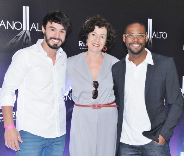 Kayo Perez conta que a minissérie fez com que a vontade de investir na carreira e conquistar novos papéis só aumentasse.

─ Foi maravilhosa, pois estive diante de uma equipe que sempre me desafiava a dar o meu melhor. Com certeza deixou um gostinho de quero mais, muito mais, porque, se Deus quiser, e ele quer, Plano Alto foi o primeiro de muitos trabalhos na TV. A experiência me mostrou que estou no caminho certo. Tenho consciência da importância deste primeiro passo e sei que vou ter que continuar com disciplina e esforço para me manter na área, assim, fazer desta a minha única atividade

+ Assista aos melhores momentos da estreia de Plano Alto
+ Conheça os personagens da nova minissérie da Record
+ “Foi um desafio falar a respeito da nossa situação governamental”, diz autor 
