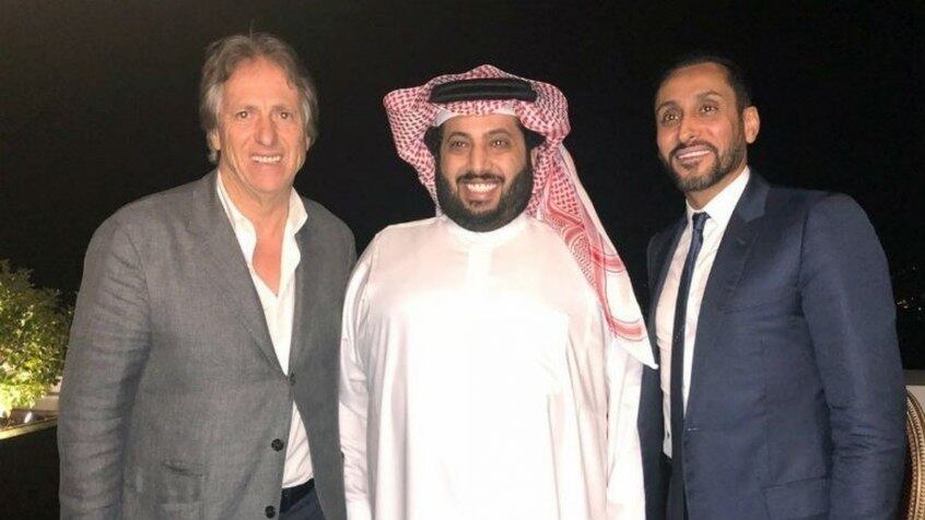 Jorge Jesus na Arábia Saudita. Criticando os futuros colegas brasileiros