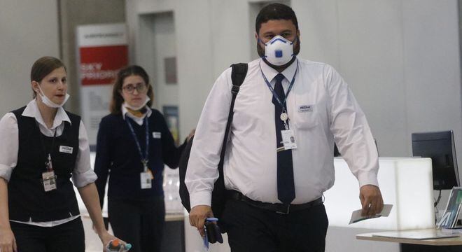 Profissionais da saúde podem embarcar de graça em combate ao coronavírus