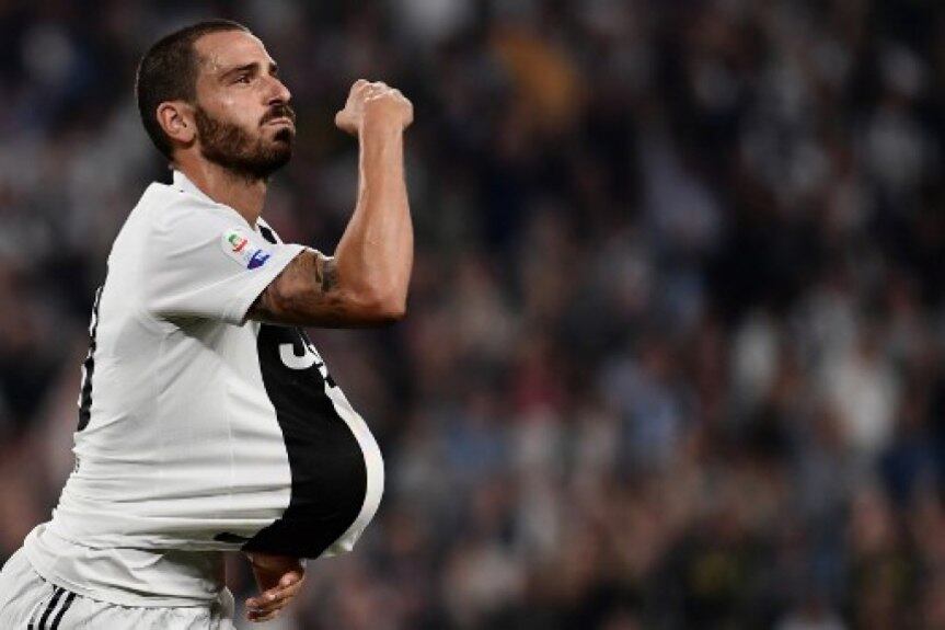 RETORNO - Um dos principais pilares da defesa da Juventus nos últimos tempos, Leonardo Bonucci teve um capítulo a parte em sua história com a camisa da Velha Senhora. O zagueiro, após a derrota acachapante por 4 a 1 para o Real Madrid na final da Liga dos Campeões 2016/17, se transferiu para o Milan.
(Foto: Marco Bertorello / AFP)