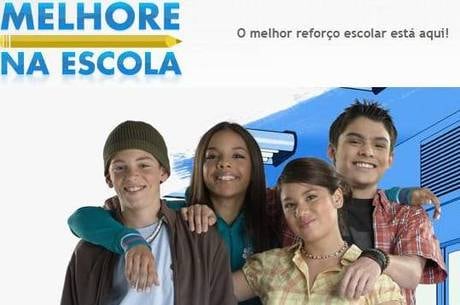 Professores tiram dúvidas por meio de atendimento online e aulas oferecidas em tempo real diariamente